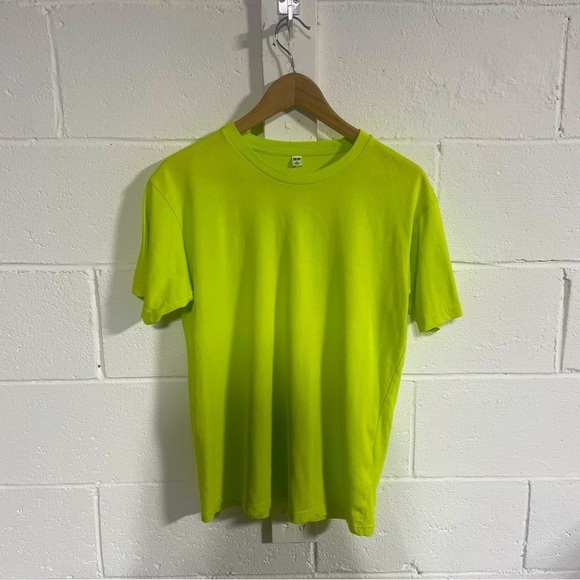 Uniqlo Lime Green T Shirt Sz Small - Picture 1 of 4